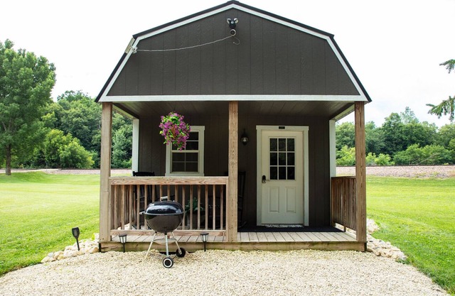 Modern Cottage Cabin, private area with pond, fishing nearby, swimming and more