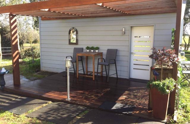 Modern Cottage in peaceful setting, dog door to large fenced yard, farm walks.