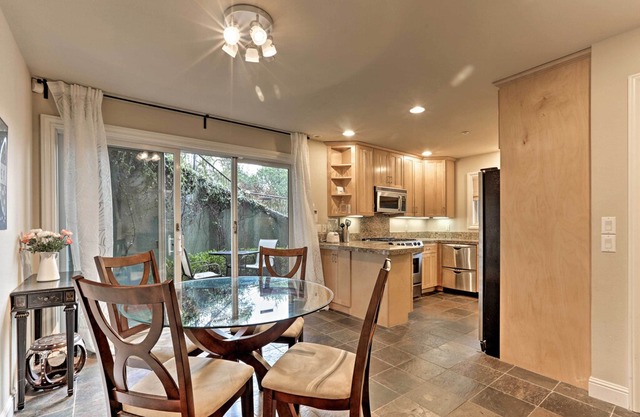 Modern Cottage in the Heart of Silicon Valley