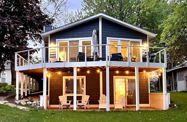 Modern Cottage on Green Lake - four seasons of fun!