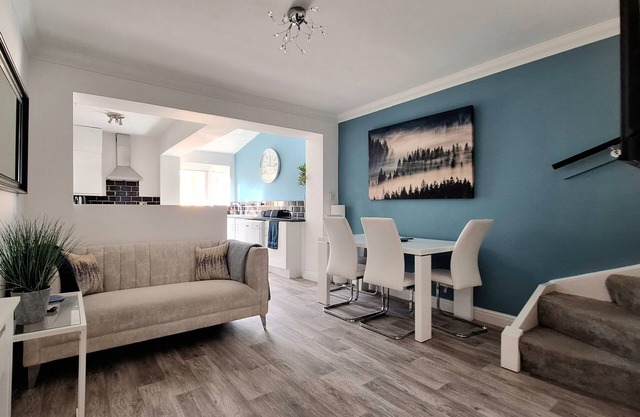 Modern cottage set in a pretty village. Close to all amenities.