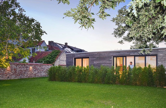 Modern cottage with private garden.