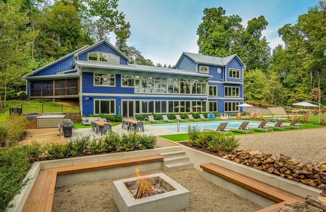Modern Country Home w/ Heated Pool, 2 Hot Tubs, Fire Pit & Home Theater
