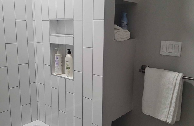 Modern, cozy 2 bedroom suite in SW Edmonton close to the airport.