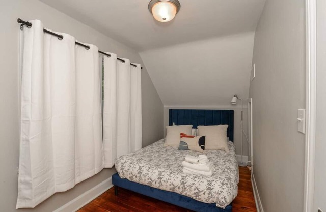 Modern & Cozy 2BR Home – Elevate Your Stay!