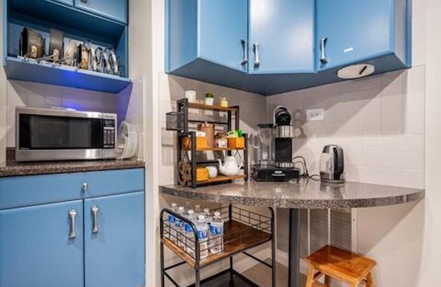 Modern, Cozy & Chic 2 BR/1BA Apartment in Lincoln Square/Ravenswood, Chicago, IL