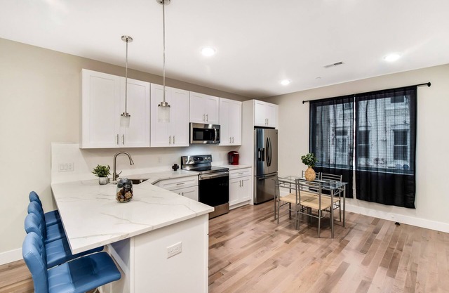 Modern & Cozy Fishtown Home - Private Parking