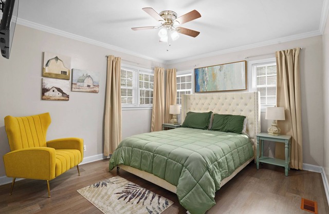 Modern & Cozy Home Mins to everythingnn
