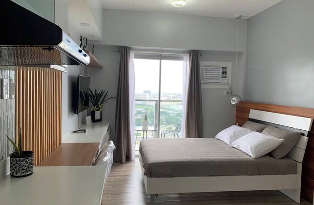 Modern & Cozy Minimalist Space with Balcony