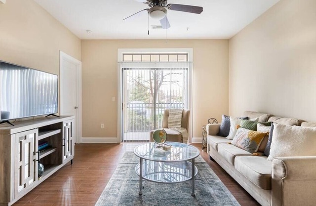Modern & Cozy2BR Near Ft Jackson