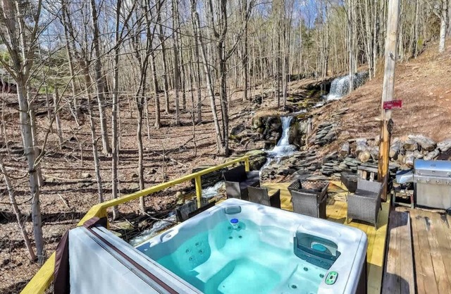 Modern Creekside Home w/Hot Tub & Gym