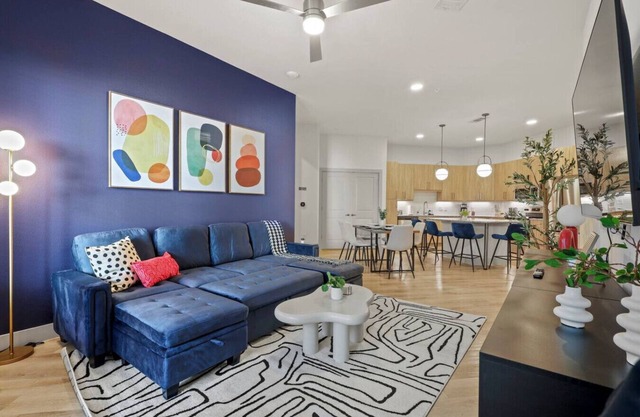 Modern Dallas 2BR | Walk to Galleria & Pool
