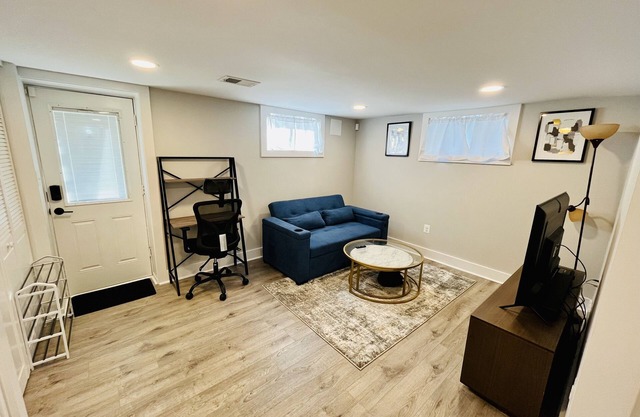 Modern DC Retreat Near waterfront w/Free Parking