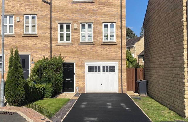 Modern deluxe house situated close to Leeds, Bradford and Wakefield.