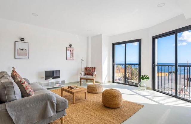 Modern Design House with Roof Terrace