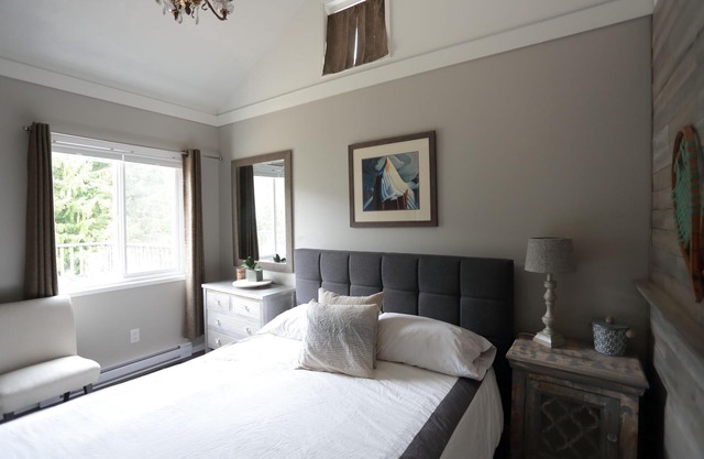 Modern Designed Condo, Walking Distance From Chairlift With Mountain View