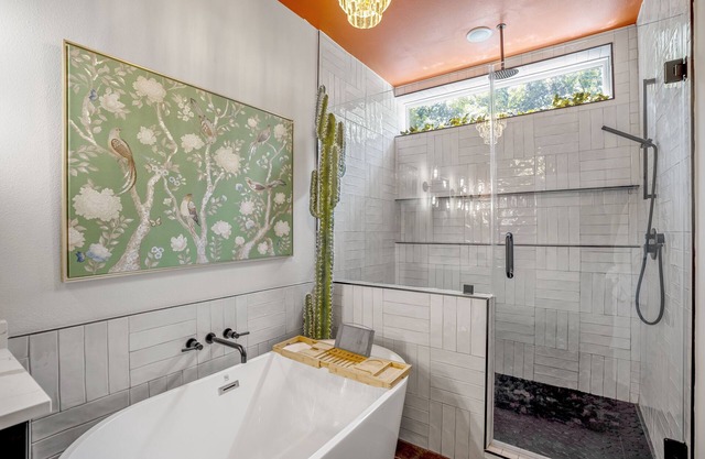 Modern Downtown Houston Home, Sleeps 14, Hot Tub
