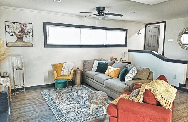 Modern Duplex: 3 BR w/King Suite & Spacious Yard