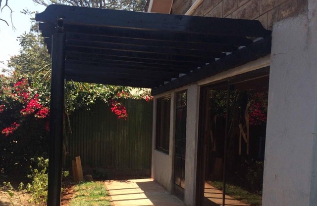 Modern enclosed Guest House- Secure and Private