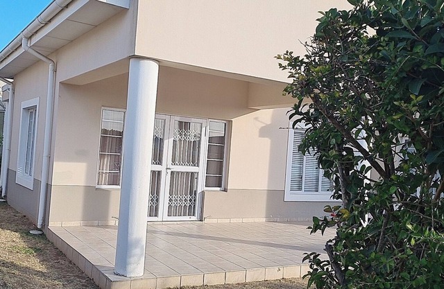 Modern Executive Unit