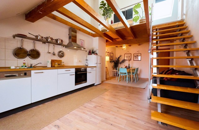 ★ Modern family friendly 3R maisonette apartment ★