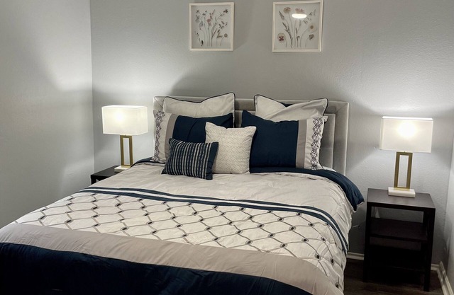 Modern Family Friendly Cozy 2-Bedroom Apartment
