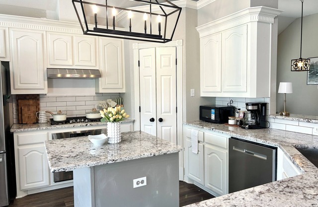 Modern Family Getaway w/Pool, Pet Friendly, Near Shops & Dining