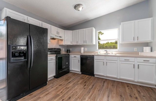 Modern Family Home in South Tampa with Fenced-in Backyard Nearby MacDill AFB