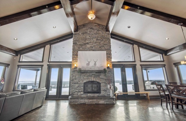 Modern Farm House | 11-Bed Home | Private 136 Acres | Pet Friendly