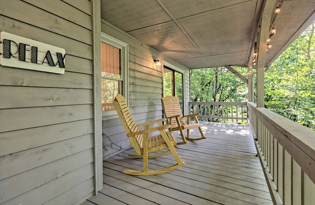 Modern farmhouse for family fun - mins to downtown