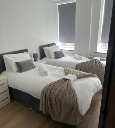 Modern Finchley 2BR Sleeps 6