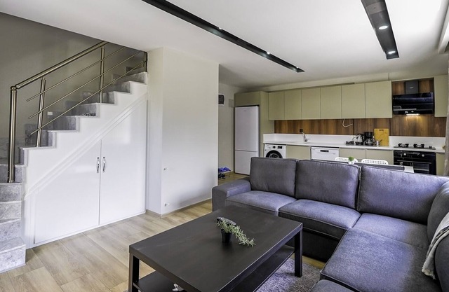 Modern Flat w Balcony 5 min to Beach in Kemer