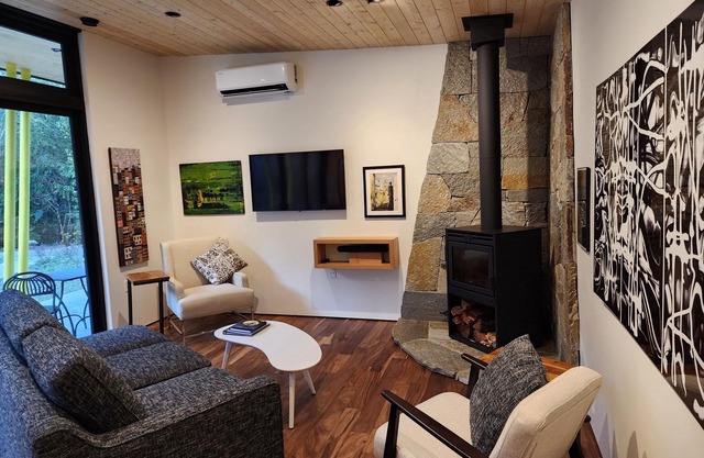 Modern Forest Guest Suite - Accessible Seclusion!