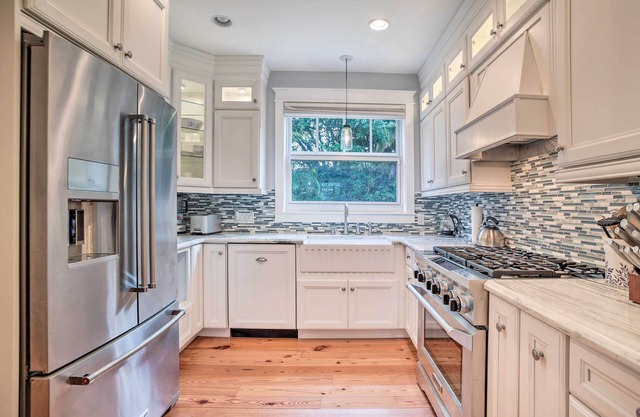 Modern Ft Lauderdale Escape w/Deck & Grill!