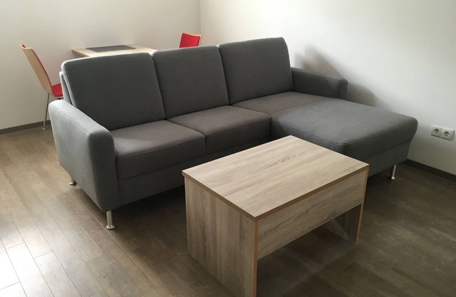 Modern furnished 2-room apartment; well suited for business travelers