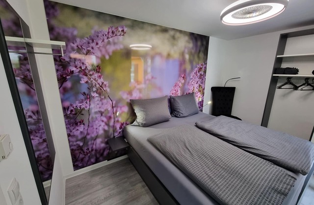 Modern furnished vacation apartment (49 m²) for up to 4 people with whirlpool bathtub