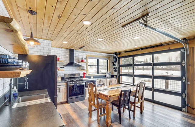 Modern Granby Retreat: Fish, Hike & Relax!