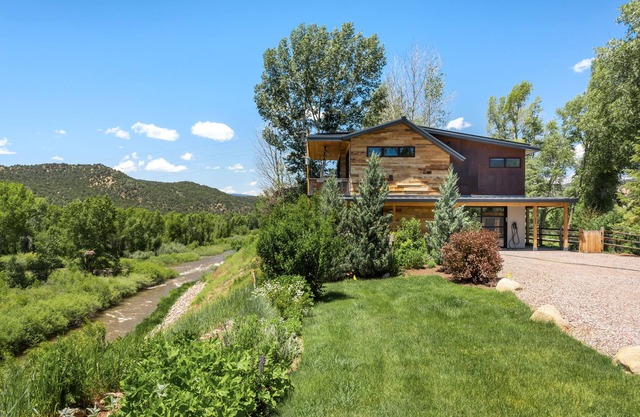 Modern Guesthouse Roaring Fork