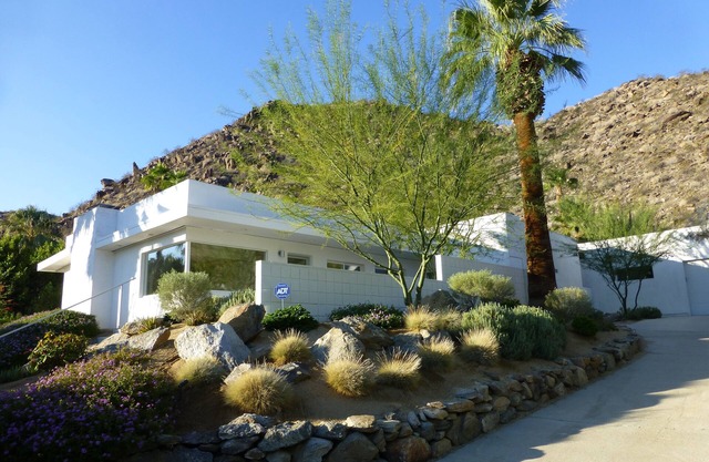 Modern Hillside Retreat+Private+Great Views+Wind-Protected +Paradise!