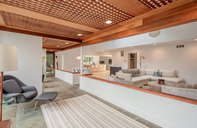 Modern Home, close to Sag Village