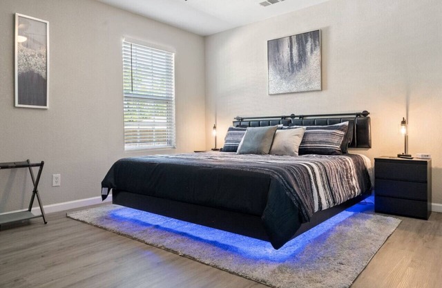Modern Home Near Entertainment District, Hot Spots