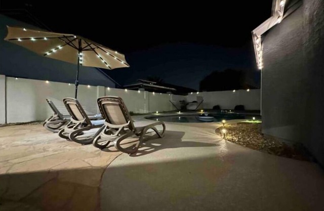 Modern Home w/Spacious Suite & Private Pool