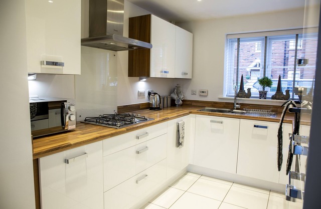 Modern House in Stratford Upon Avon With Private Parking Free Wifi Netflix