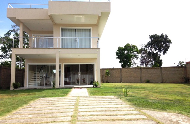 MODERN HOUSE - SLEEPS 16 - 3 BEDROOMS - 3 BATHROOMS - 2 LIVING ROOMS - 3 BALCONIES