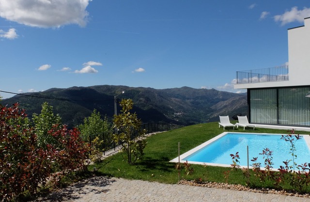 Modern house with fantastic views over the River and the Serra do Gerês