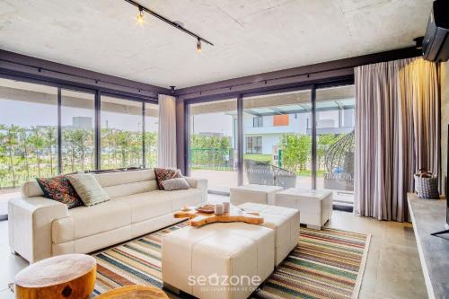 Modern house with pool next to Surfland ROI00