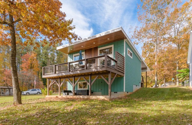 Modern Lake House High Rock Lake