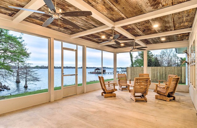 Modern Lake House on Lake Bruin: Pier & Boat Slip!