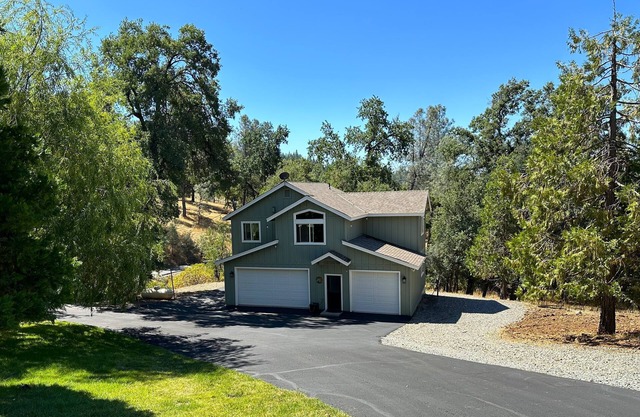 Modern Living in the Country - Placerville, CA
