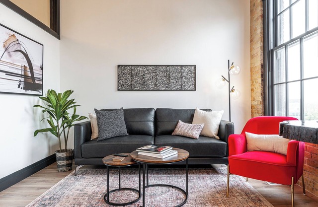 Modern loft with rustic character steps to downtown Stratford